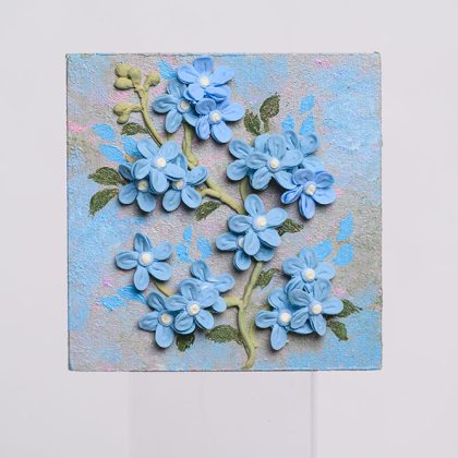 Handmade Clay Flower Fridge Magnet – Elegant Decorative Gift for Home & Kitchen مغناطيس ثلاجة على شكل زهرة من الصلصال اليدوي – هدية أنيقة للمنزل والمطبخ