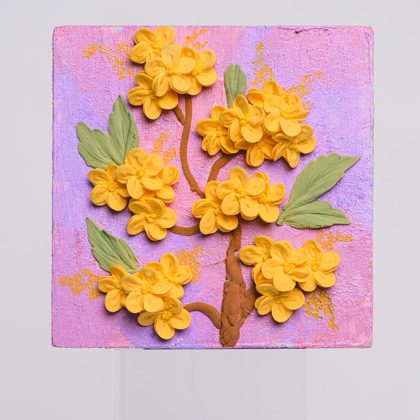 Handmade Clay Flower Fridge Magnet – Elegant Decorative Gift for Home & Kitchen مغناطيس ثلاجة على شكل زهرة من الصلصال اليدوي – هدية أنيقة للمنزل والمطبخ