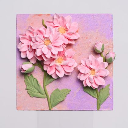 Handmade Clay Flower Fridge Magnet – Elegant Decorative Gift for Home & Kitchen مغناطيس ثلاجة على شكل زهرة من الصلصال اليدوي – هدية أنيقة للمنزل والمطبخ