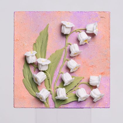 Handmade Clay Flower Fridge Magnet – Elegant Decorative Gift for Home & Kitchen مغناطيس ثلاجة على شكل زهرة من الصلصال اليدوي – هدية أنيقة للمنزل والمطبخ